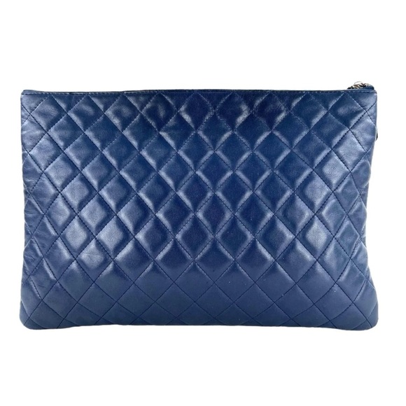 Auth Chanel CC Two-Toned Matelassé Lambskin Clutch Bag - Picture 2 of 6